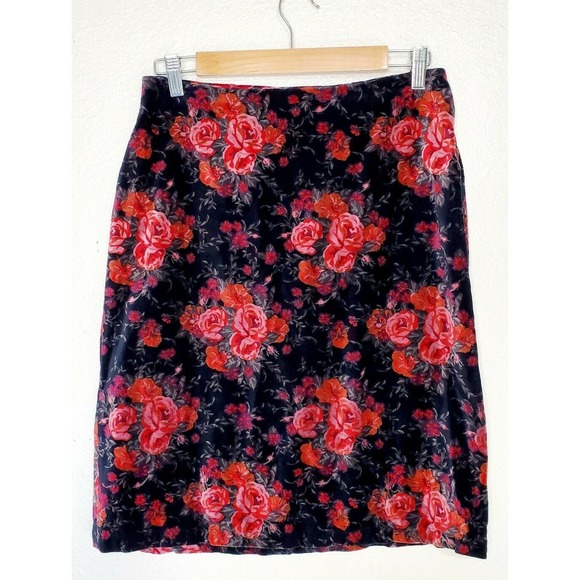 H&M x Hennes Collection Rose‎ Floral Velvet Vintage Style Mini Skirt. Size 8 - Picture 1 of 8